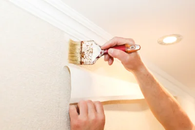 Pose de papier peint à Housseras — revêtements muraux et toiles de verre